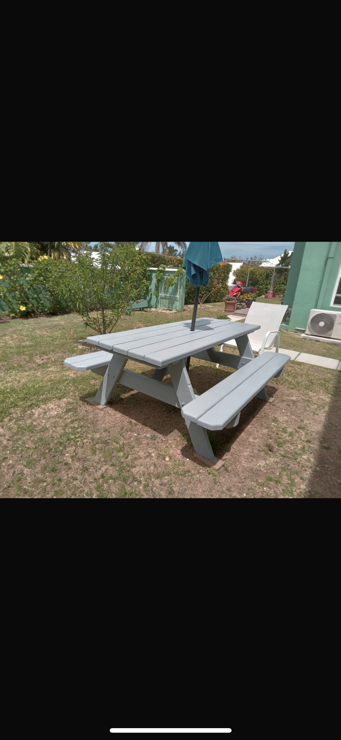 Picnic table